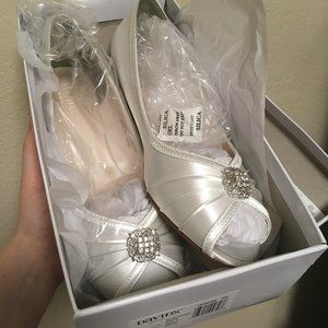 David's Bridal Dyeable Kelsey Wedge Peep Toe 11